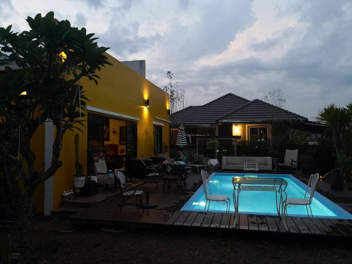 Colorful Pool Villa, Chiang Rai, Thailand Exterior foto
